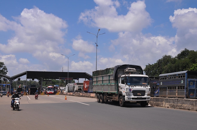 Gan 400 oto duoc de xuat mien phi tai tram BOT Bien Hoa hinh anh 2
