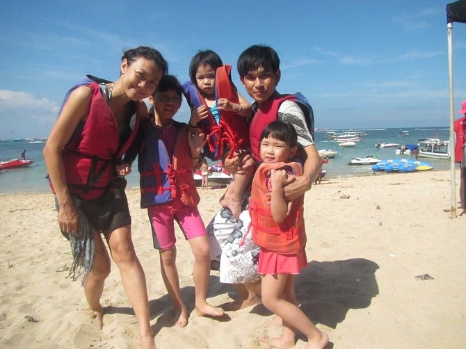 me-sieu-nhan-cho-ca-3-con-bu-sua-me-10-nam-lien-tuc-2