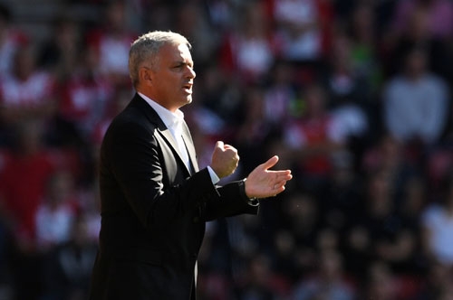 mourinho-man-utd-khong-can-chung-to-truoc-liverpool