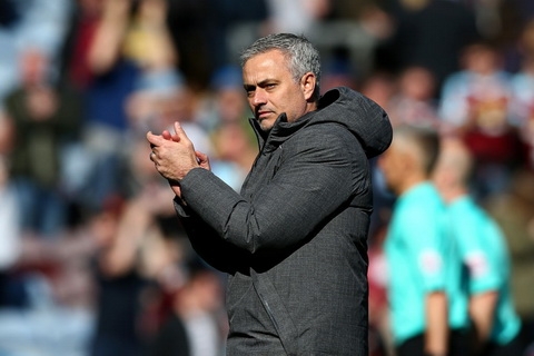 MU tinh gia han hop dong voi HLV Jose Mourinho hinh anh 2
