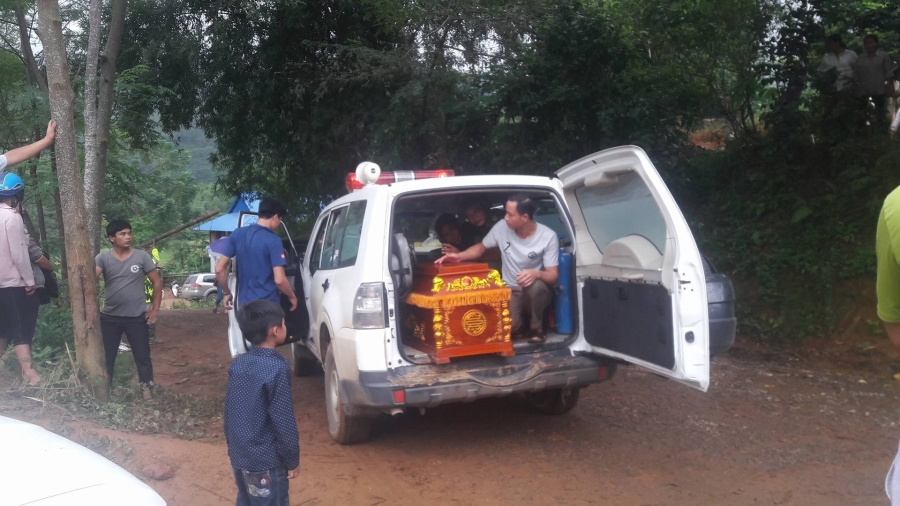 vu sat lo o hoa binh: tham hoa ap den bong dung mat ca gia dinh hinh anh 4