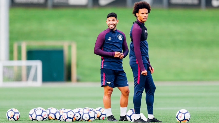 Aguero tro lai than ky sau tai nan xe hoi hinh anh 3
