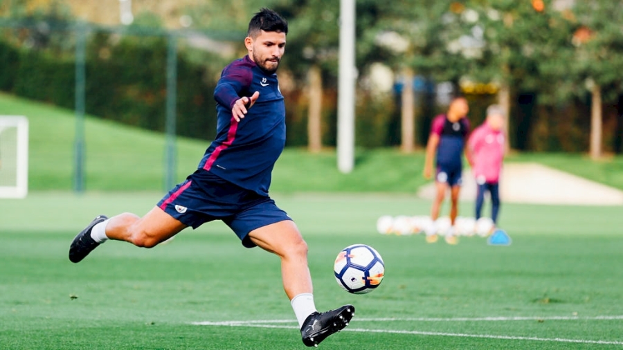 Aguero tro lai than ky sau tai nan xe hoi hinh anh 4
