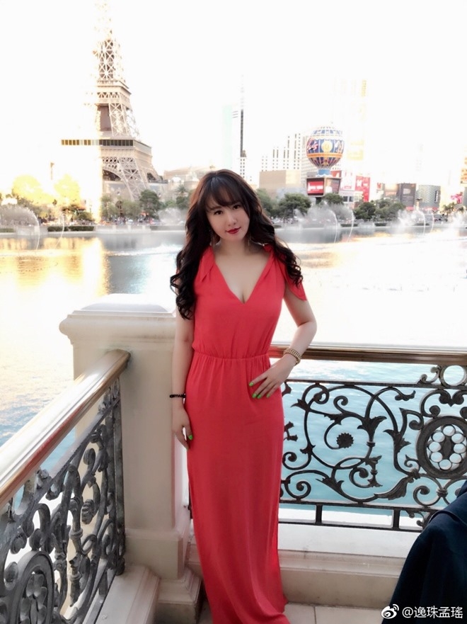 cuoc song xa hoa cua my nu duoc ong trum phim 18+ cung nhat hinh anh 15