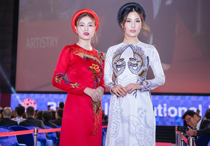 ngo-thanh-van-cung-dan-my-nhan-co-ba-sai-gon-khoe-sac-o-han-quoc-2