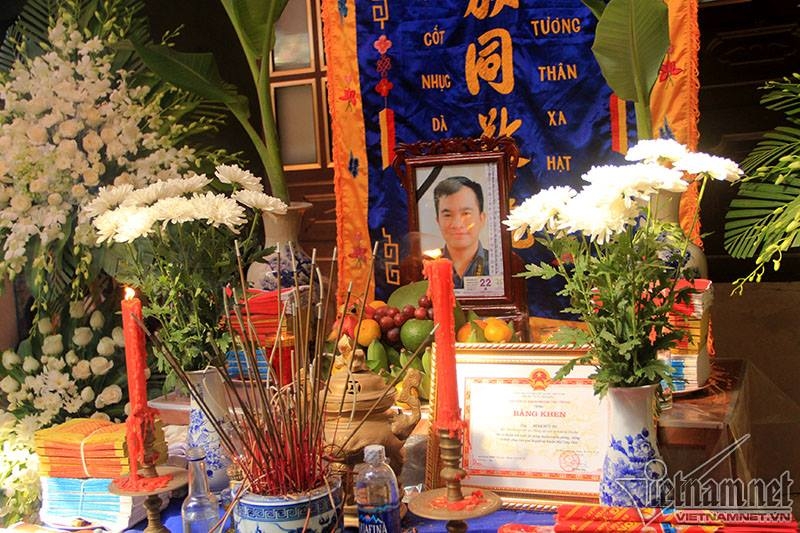 le vieng dinh huu du tai que nha: nuoc mat khong ngung roi hinh anh 5