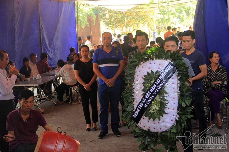 le vieng dinh huu du tai que nha: nuoc mat khong ngung roi hinh anh 6