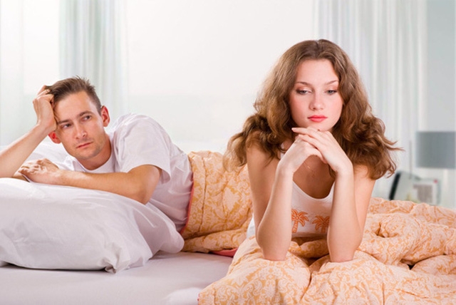  Chồng thì vẫn thèm cơm nhà, mà vợ thì đã xì hơi 
