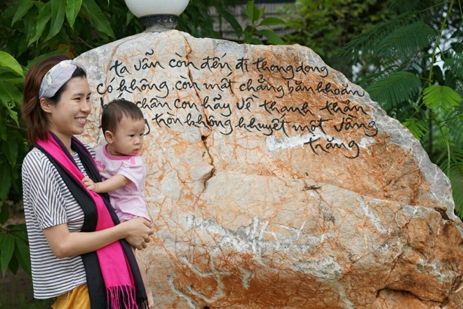 Cô gái triệu view và hành trình làm mẹ đơn thân bất đắc dĩ - Ảnh 4.