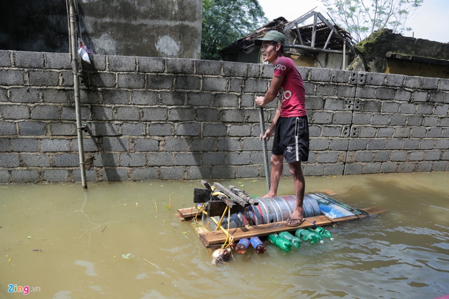 Nuoc van chua rut, dan Ha Noi che be 'dac chung' hinh anh 6