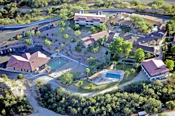 Trại cai nghiện sex của ông trùm Hollywood: Xa hoa như resort 5 sao - Ảnh 2.