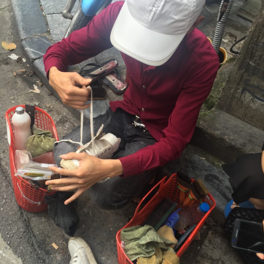 nghề đánh giày, thợ đánh giày phố cổ, tình yêu