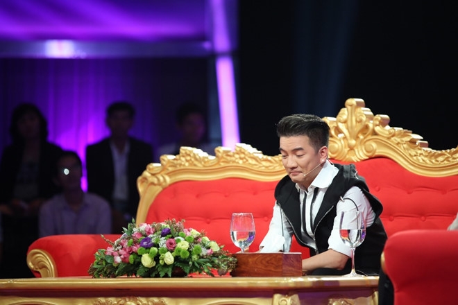 Dam Vinh Hung: 'Chi co Hoai Linh moi co quyen danh toi' hinh anh 1