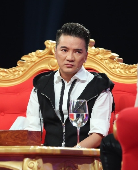 Dam Vinh Hung: 'Chi co Hoai Linh moi co quyen danh toi' hinh anh 2