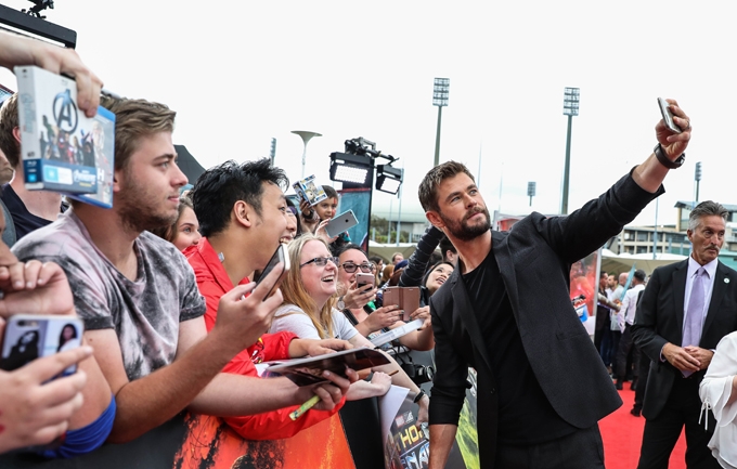 minh-tu-mac-sexy-trong-buoi-gap-tai-tu-chris-hemsworth-5