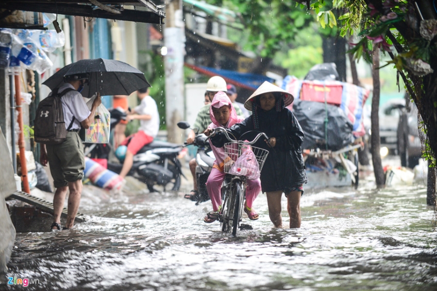 Sieu may bom 'te liet', duong Nguyen Huu Canh ngap hinh anh 4