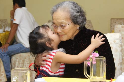 tam thu gui me chong: hay de con tu nuoi day nhung dua tre cua minh - 1