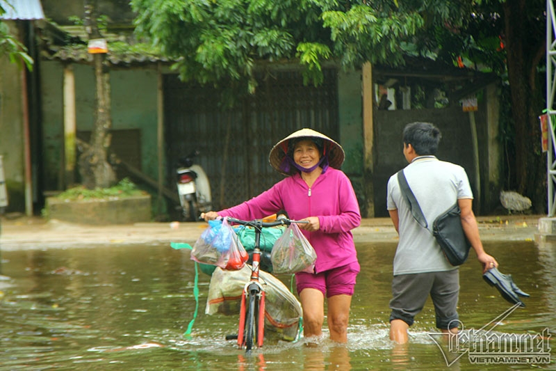 lũ lụt, mưa lụt, ngập lụt, lũ lụt ở Chương Mỹ, vỡ đê, mưa lũ, ngập lụt ở Hà Nội