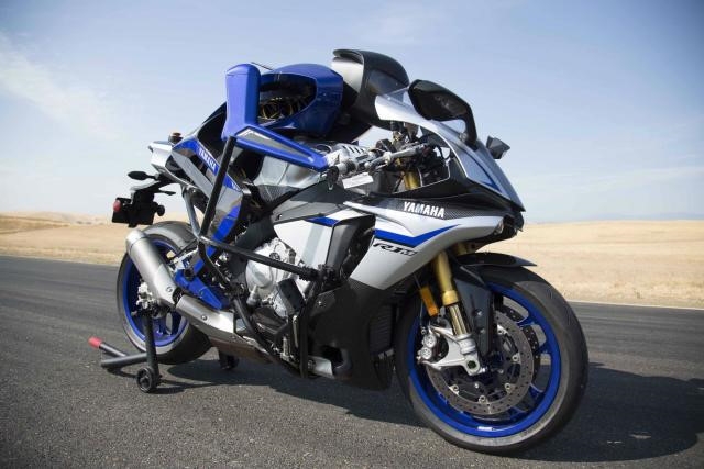 Yamaha ra mat xe robot MOTOROiD tu nhan dien chu nhan hinh anh 3