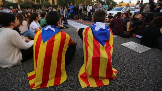  Catalonia phản đối lệnh bắt giữ của Tòa án tối cao Tây Ban Nha. (Ảnh: Reuters) 