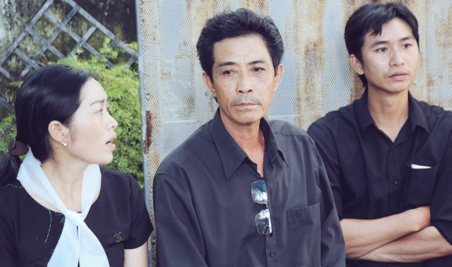 Bố của nam SV HUTECH tử vong: “Long vừa học vừa làm phụ bố mẹ nuôi 2 đứa em, giờ con mất rồi tôi không biết làm sao...” - Ảnh 8.