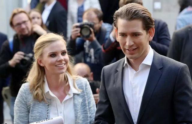 Ông Sebastian Kurz sinh ngày 27/8/1986, lớn lên ở cùng quê nghèo quận Meidling (Áo). Ông được bổ nhiệm làm Ngoại trưởng Áo vào năm 2013 khi mới 27 tuổi. Ở tuổi 31, ông hiện là lãnh đạo đảng Nhân dân Áo và nhiều khả năng trở thành Thủ tướng Áo tương lai. (Ảnh: Getty) 