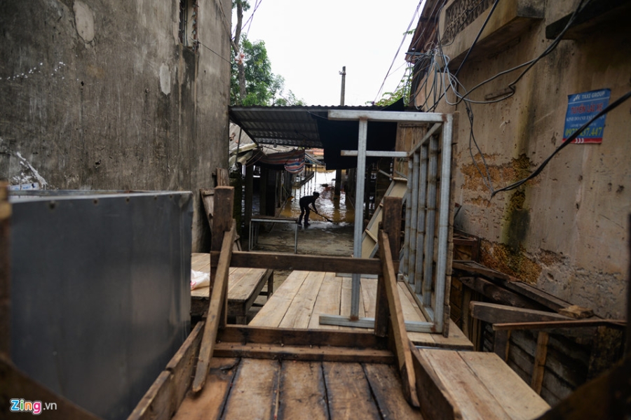 Dọn bùn đất sau 6 ngày sống trên sông hình ảnh 7 Don bun dat sau 6 ngay song tren song hinh anh 7