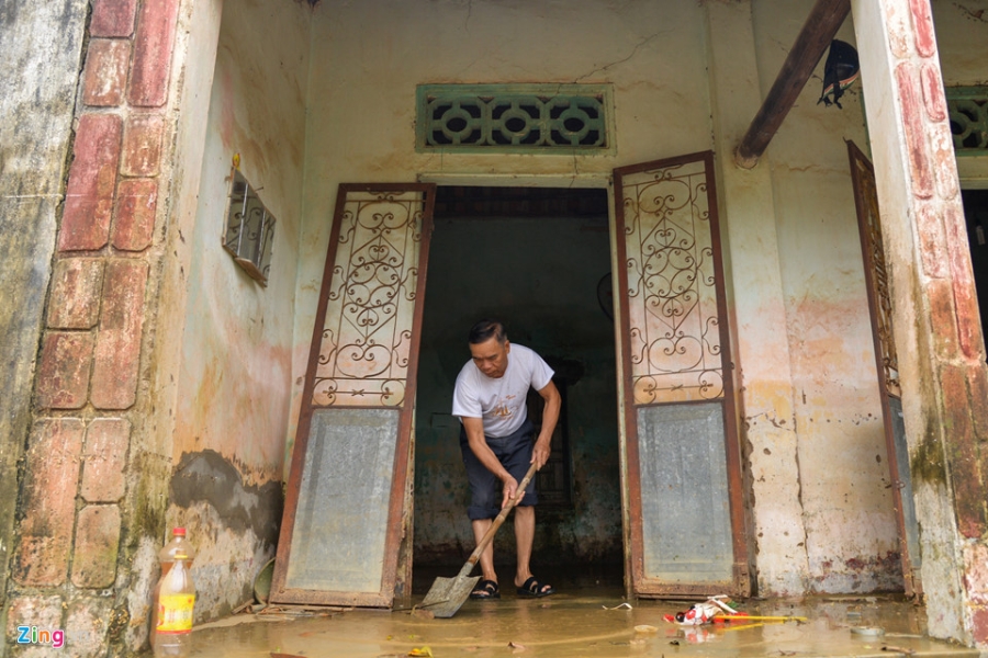 Dọn bùn đất sau 6 ngày sống trên sông hình ảnh 9 Don bun dat sau 6 ngay song tren song hinh anh 9