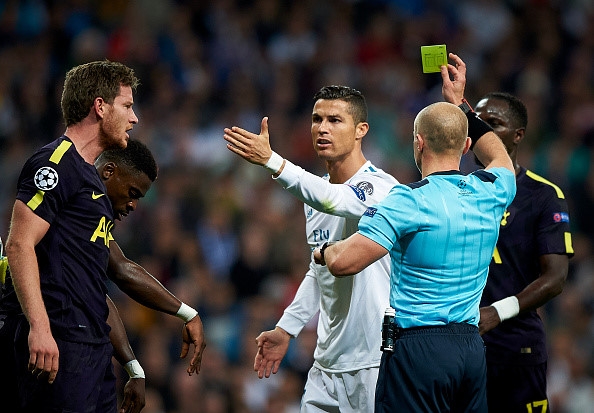 Dui dau Vertonghen, Ronaldo bi trung phat hinh anh 3