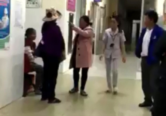vu be so sinh tu vong tai lam dong: 2 nu ho sinh ngu khi thai phu vo oi - 1