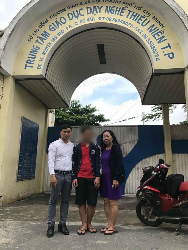 Bảo vệ khẩn cấp, đưa bé trai 15 tuổi nghi bị bà chủ trọ xâm hại tình dục vào trung tâm nuôi dưỡng - Ảnh 1.
