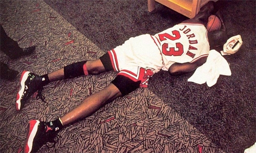 michael-jordan-vuon-len-thanh-huyen-thoai-tu-bi-kich-cua-cha-3