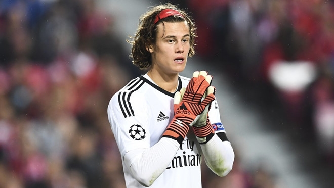 Mile Svilar, 'Courtois moi' va buoc lui tu thien duong xuong dia nguc hinh anh 3