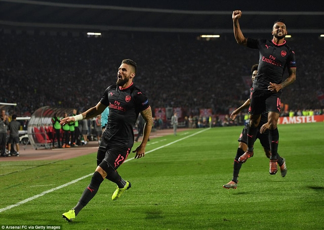 Giroud là người hùng của Arsenal trong trận đấu với Crvena Zvezda
