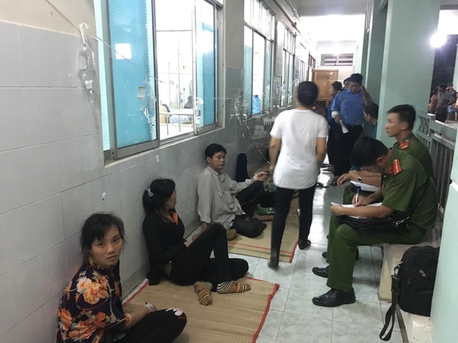 Hàng trăm công nhân đột ngột nôn ói, đau bụng, nhiều người bất tỉnh khi đến viện - Ảnh 3.