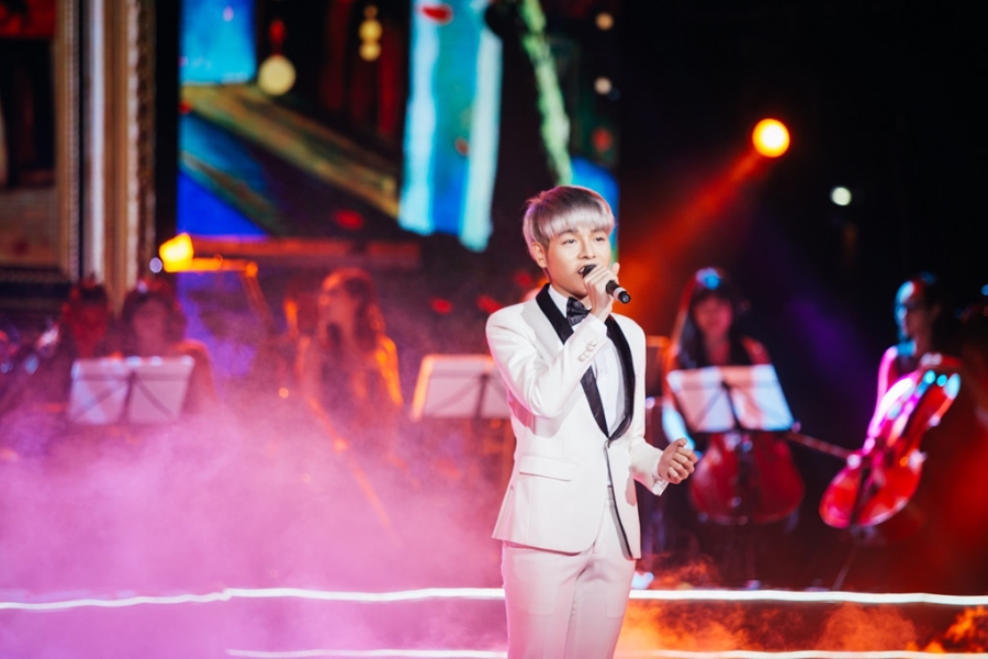 MC va khan gia thuyet phuc My Tam hat live 'Dung hoi em' hinh anh 4