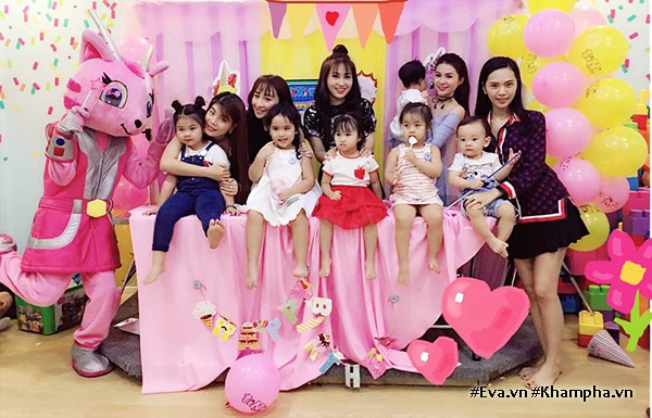 sai gon co 8 nang hot mom, ai cung 