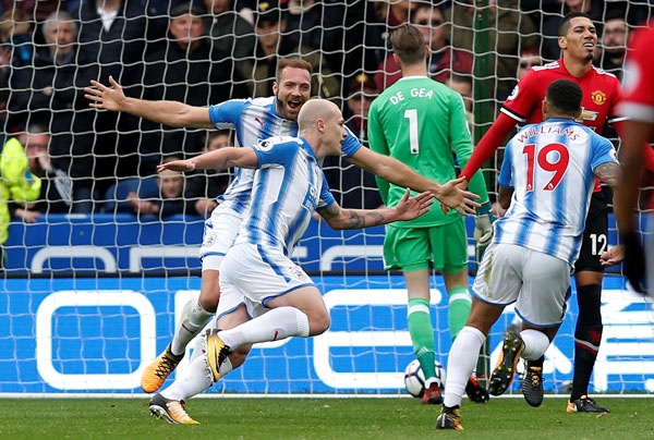 man-utd-thua-doi-moi-len-hang-sau-nhung-sai-lam-lien-tiep-page-2-2