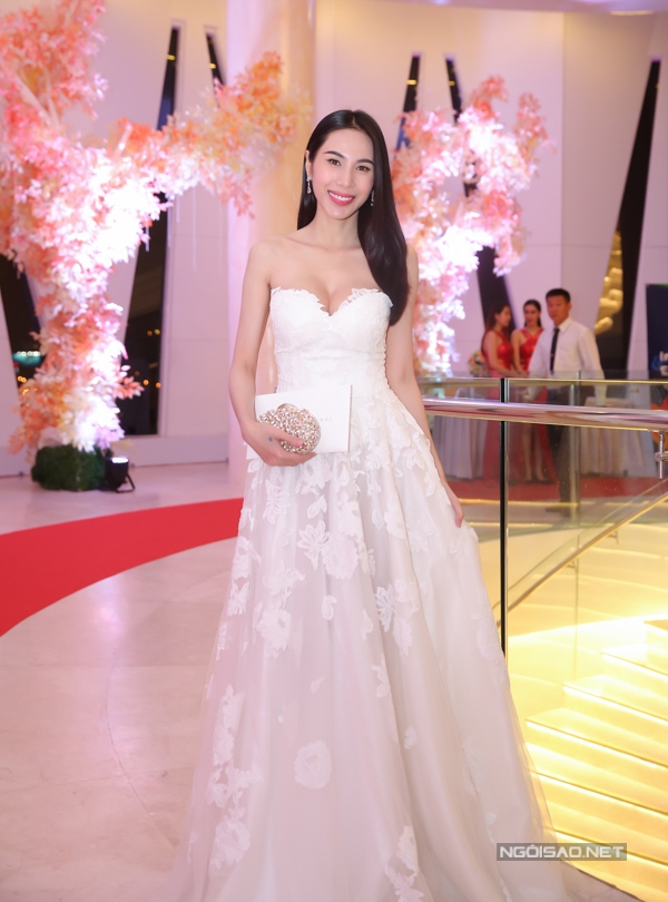 6-my-nhan-viet-mac-dep-nhat-tuan-23-10-1