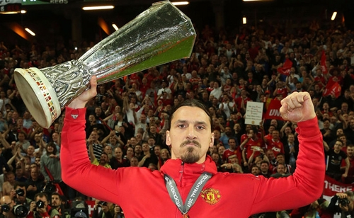 sieu-co-mino-raiola-cho-doi-ibrahimovic-tro-lai-va-loi-hai-hon-xua