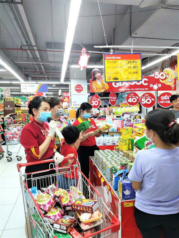 Không đeo khẩu trang không được vào siêu thị - 1