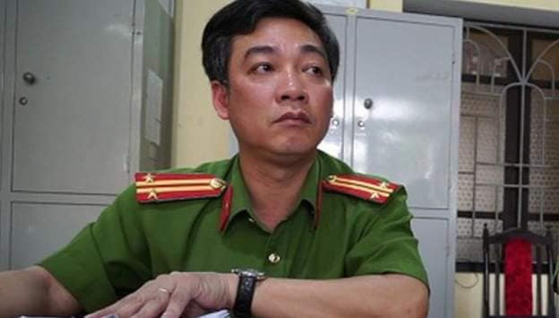 Điều chuyển công tác thượng tá Cao Giang Nam bị tố 'bảo kê' Đường Nhuệ Điều chuyển công tác thượng tá Cao Giang Nam bị tố 'bảo kê' Đường Nhuệ