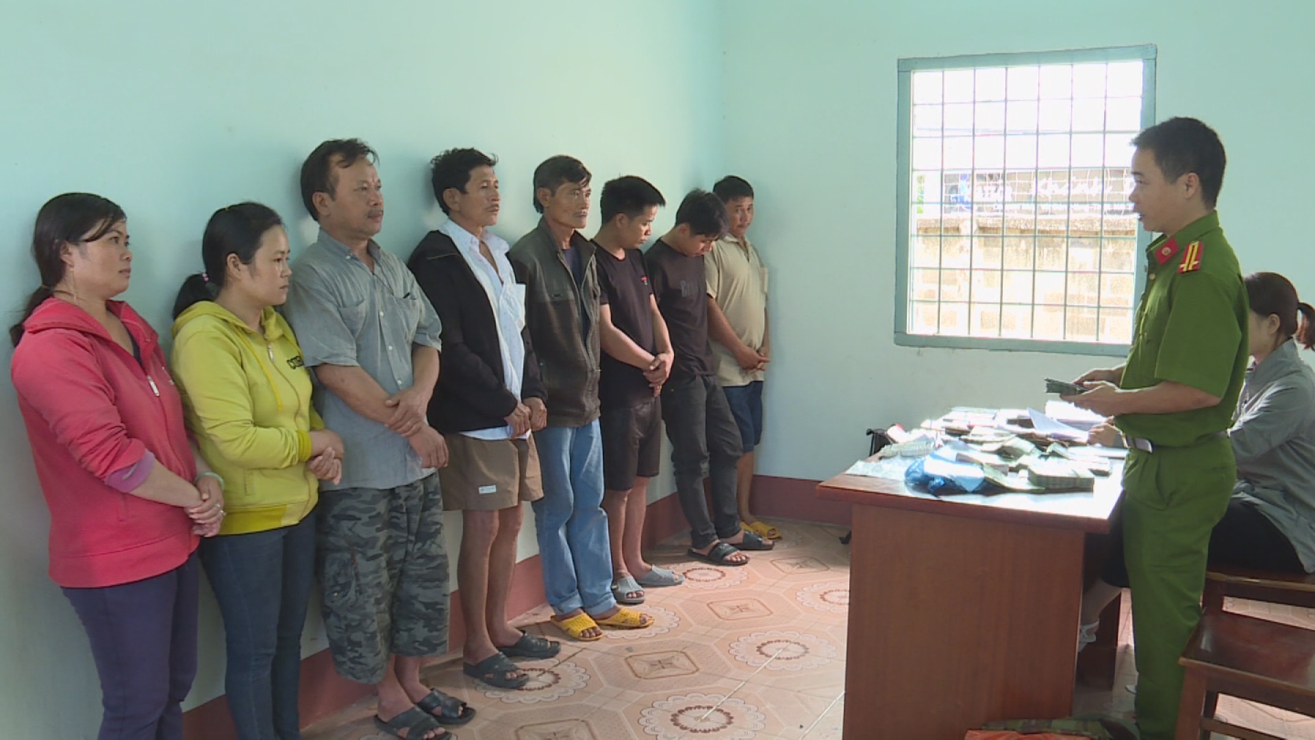 Đường dây ghi số đề ở huyện vùng sâu 'doanh thu' 200 triệu đồng/ngày Đường dây ghi số đề ở huyện vùng sâu 'doanh thu' 200 triệu đồng/ngày