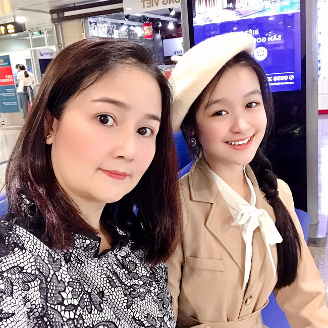 Hoa khôi nhí Tây Đô càng lớn càng xinh xắn, lại vừa mua căn hộ cao cấp cả tỷ đồng tặng mẹ - 2 Hoa khôi nhí Tây Đô càng lớn càng xinh xắn, lại vừa mua căn hộ cao cấp cả tỷ đồng tặng mẹ - 2