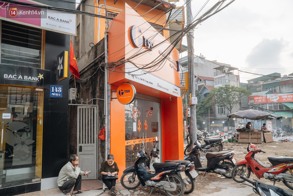Đầu phố Đại La, cũng xuất hiện dãy nhà hình tam giác