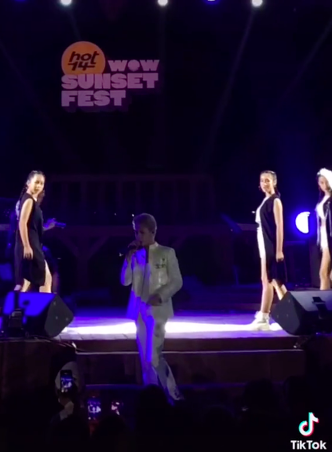 Netizen khui clip người tình thứ 2 từng theo Jack đi diễn khắp nơi, từ Phú Quốc, Sài Gòn đến Hà Nội - 1 Netizen khui clip người tình thứ 2 từng theo Jack đi diễn khắp nơi, từ Phú Quốc, Sài Gòn đến Hà Nội - 1