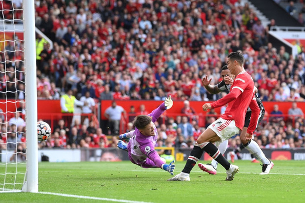 Đêm 11/9, Ronaldo thật sự đã có màn thi đấu quá xuất sắc trong màu áo của M.U