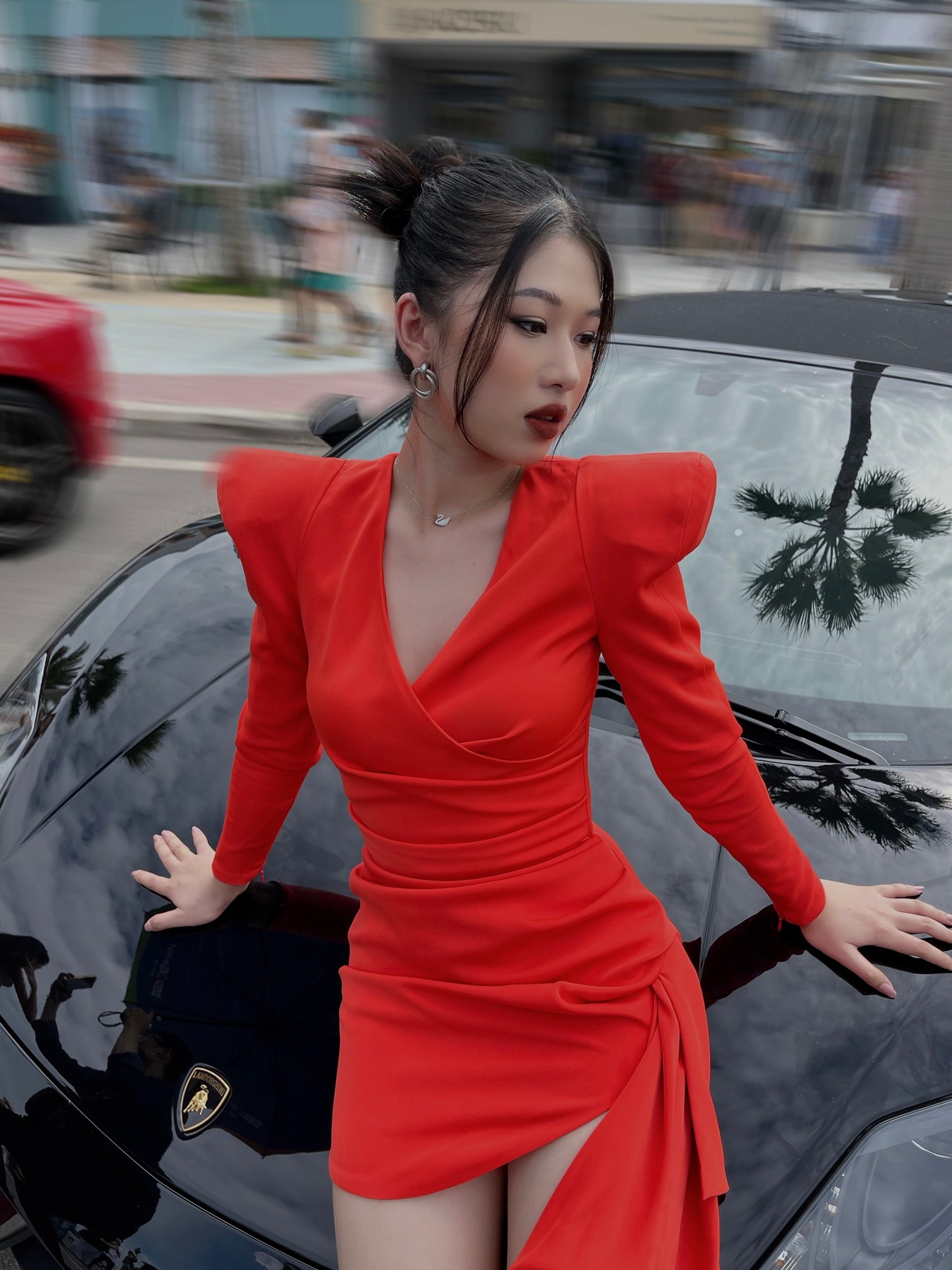 Tuy đang là mẫu ảnh khá ăn khách trên mạng xã hội nhưng gái xinh xứ Nghệ lại quyết tâm theo học ngành Thiết kế Thời trang.