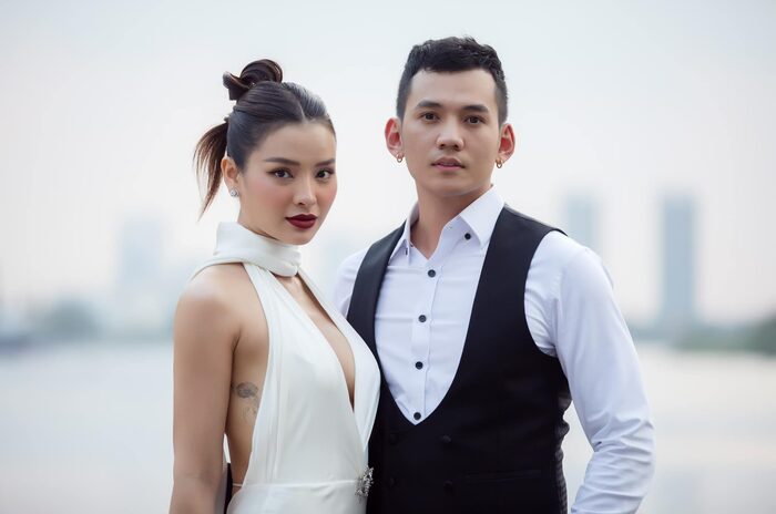 Hình ảnh của Phương Trinh Jolie và chồng sắp cưới Lý Bình. Cả hai sẽ tổ chức đám cưới vào ngày 25/4 sắp tới