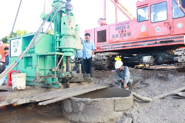 Chùm ảnh: 11 ngày đêm nỗ lực đưa bé trai lọt vào trụ bê-tông ở Đồng Tháp lên mặt đất - 12